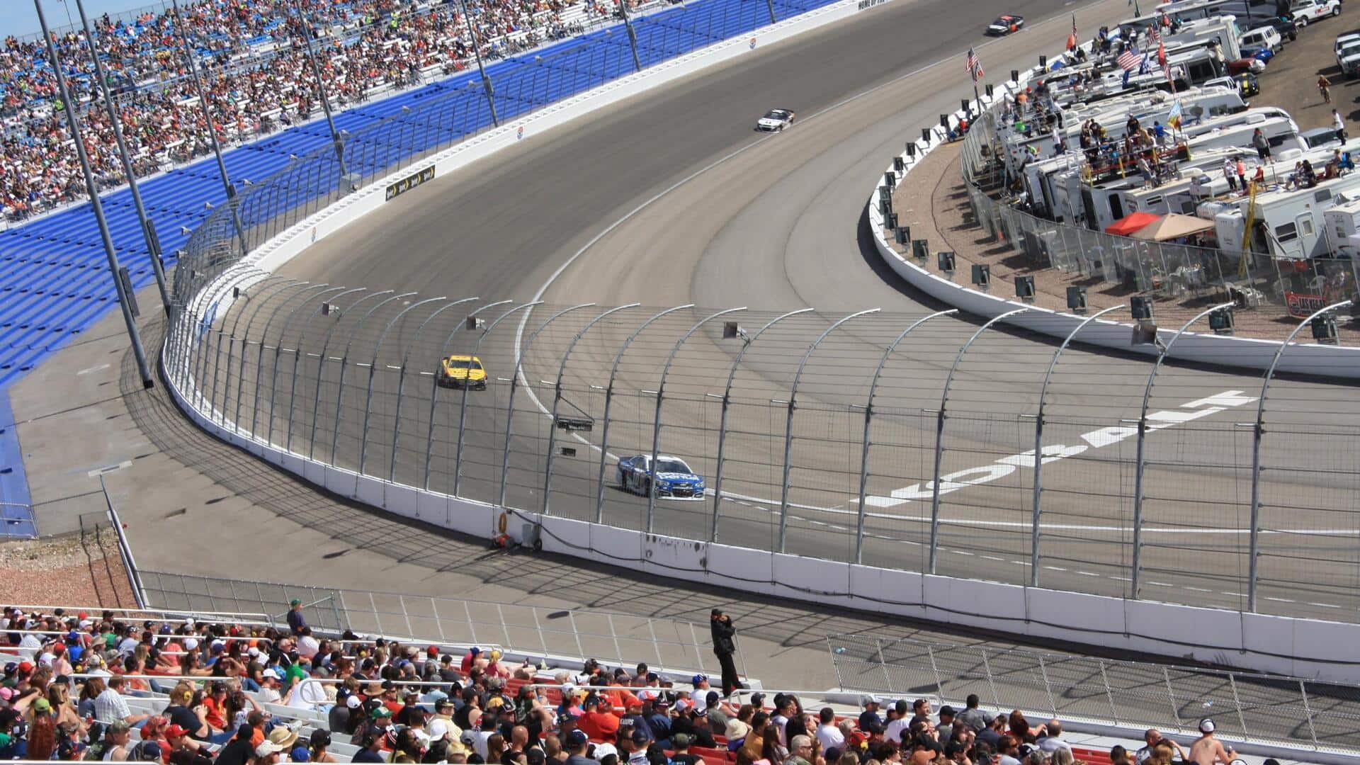 Mengapa trek balap memiliki tikungan miring? 5 penjelasan