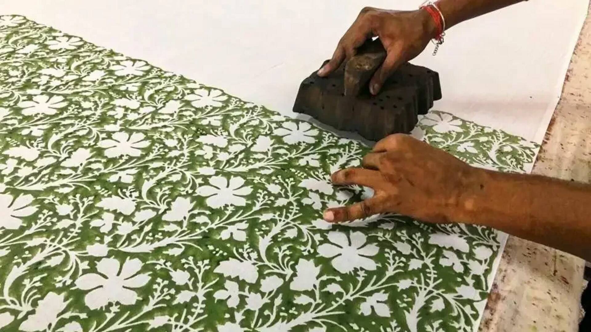 Cetakan blok Rajasthani dalam mode kontemporer