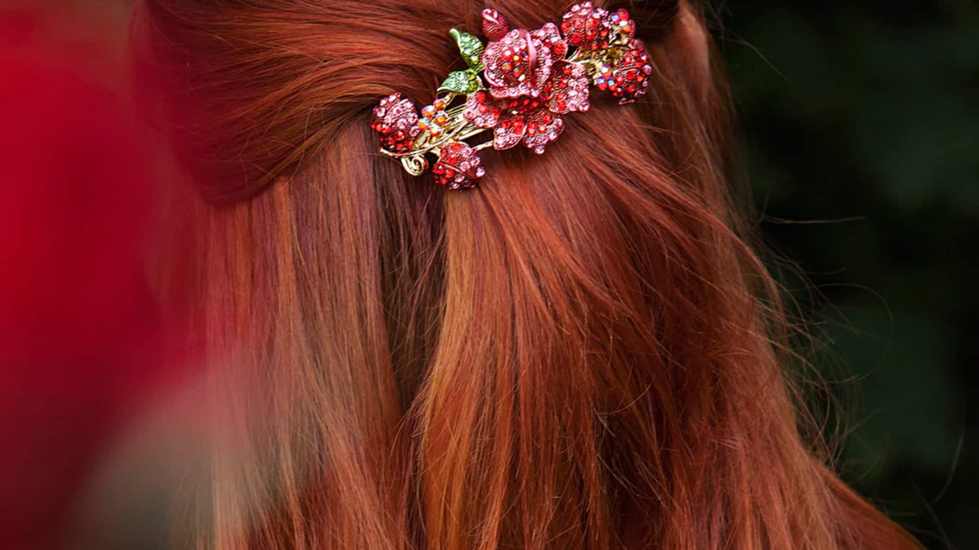 Aksesori rambut bunga minimalis untuk musim semi India