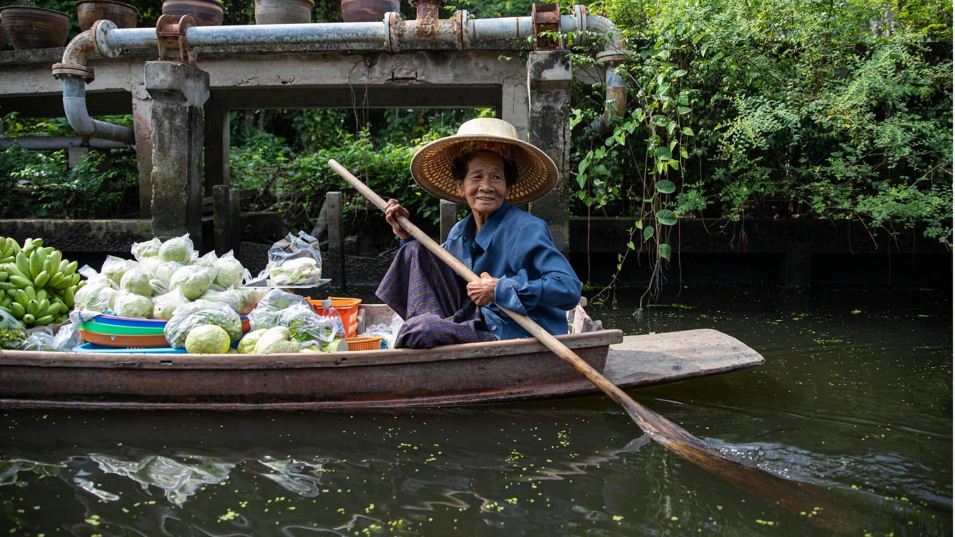 Menjelajahi Pasar Terapung Thailand: Pengalaman yang Wajib Dicoba