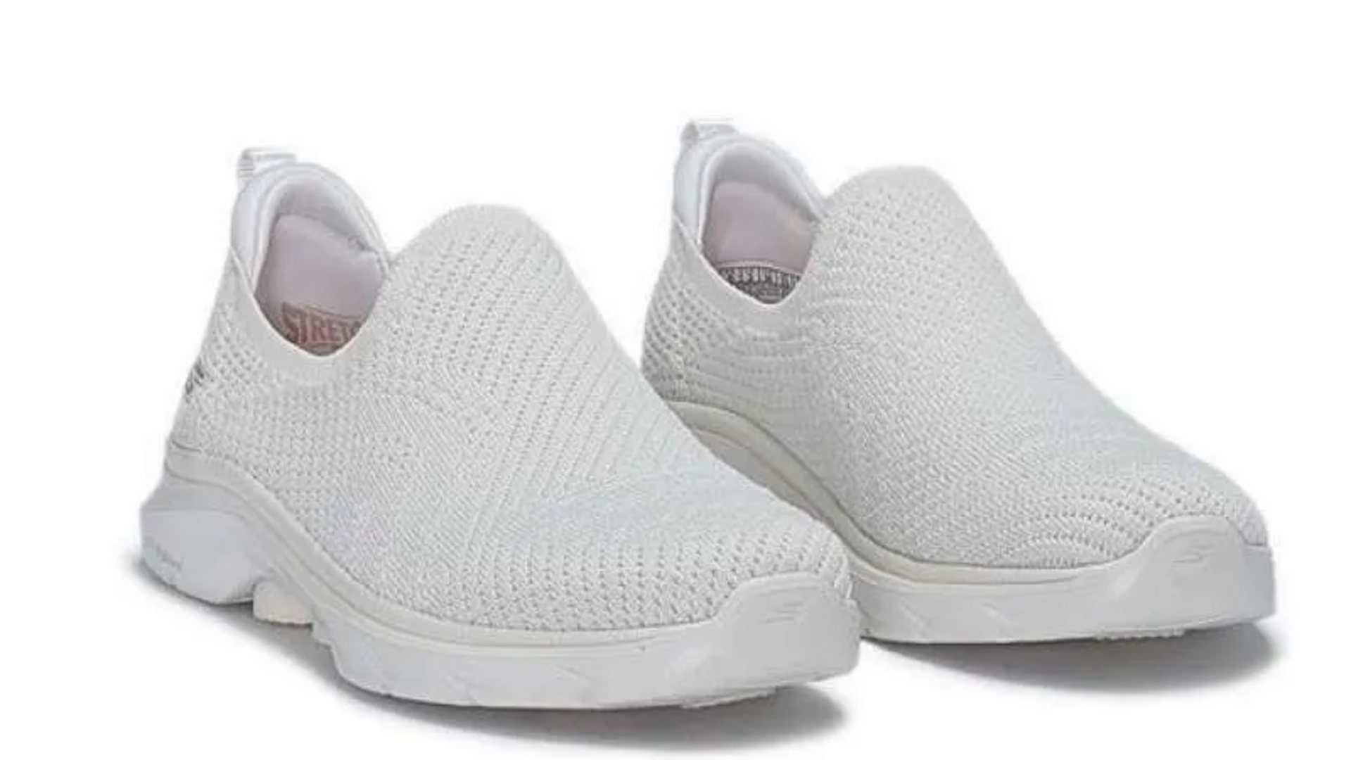 Sepatu Slip-On berlapis: Pembaruan musim dingin untuk pakaian India