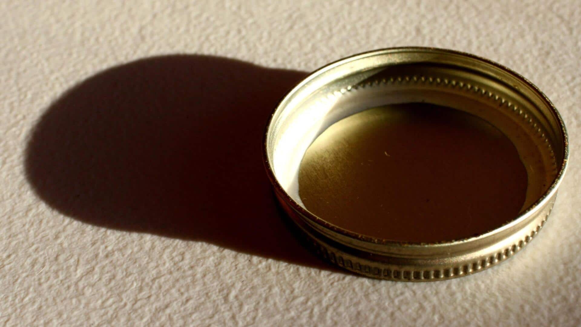 Membuat tempat lilin dari tutup toples daur ulang