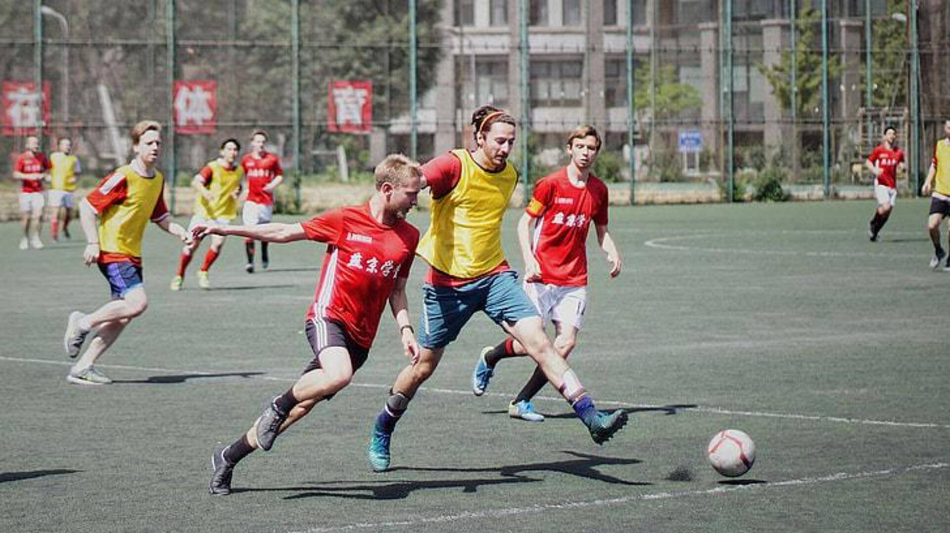 Asal-usul 'Nutmeg' dalam sepak bola