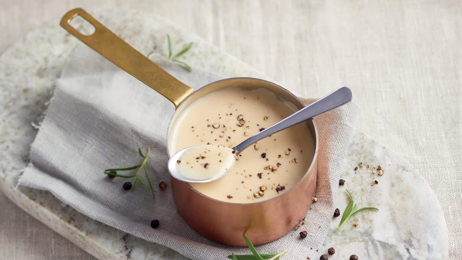 Menjelajahi Saus Peppercorn di Restoran India