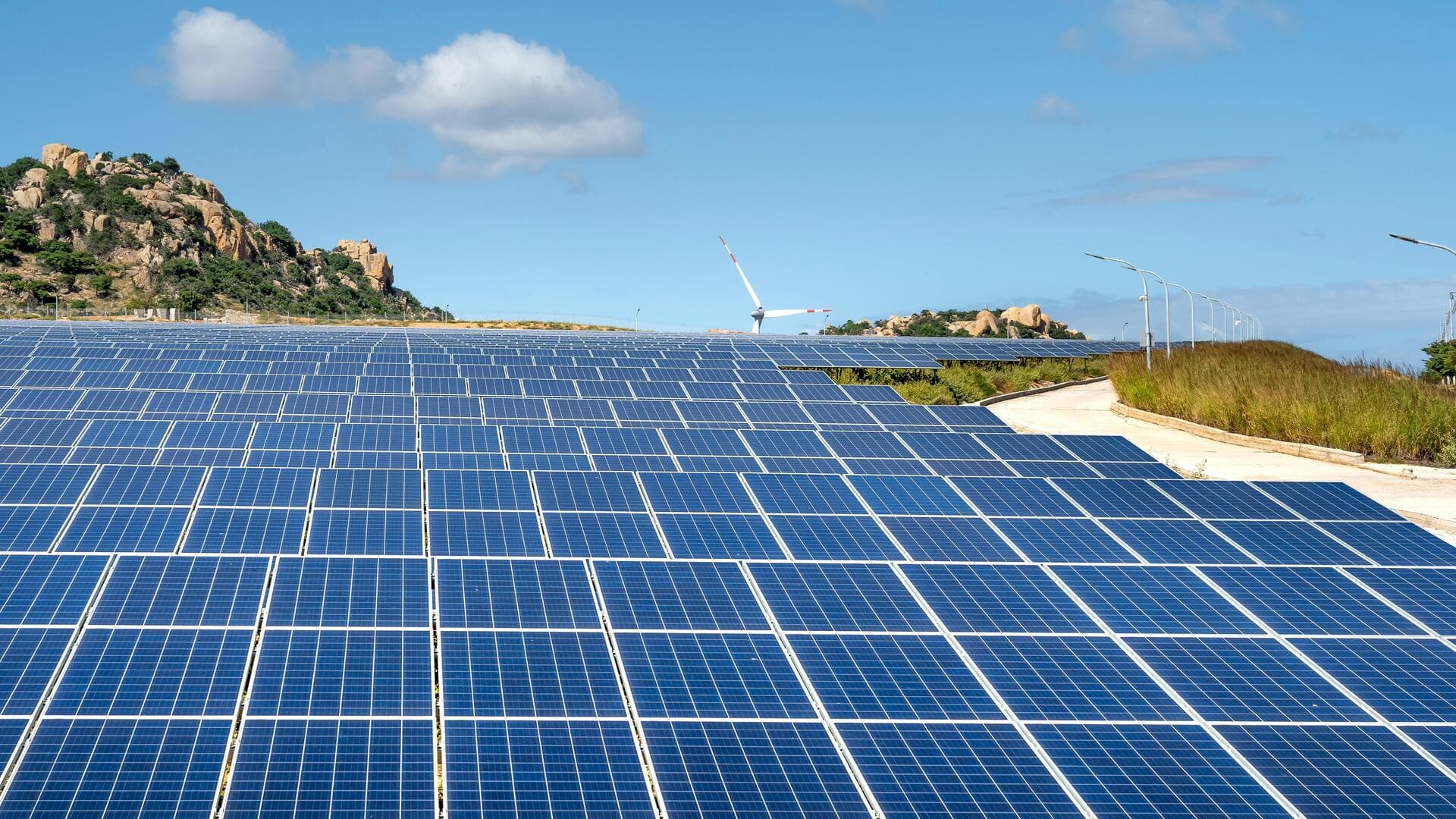 Energi Terbarukan dari Lahan Terbuang