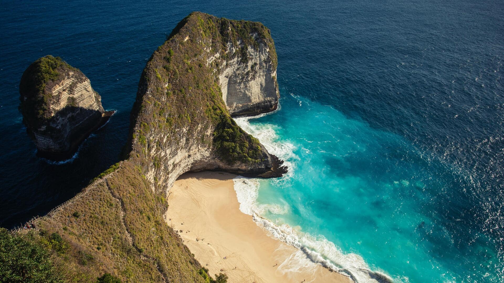 Keajaiban Tersembunyi di Nusa Penida Keajaiban Tersembunyi di Nusa Penida