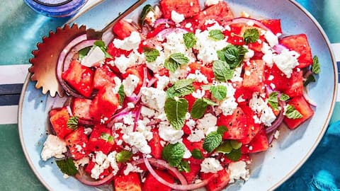 Kombinasi Buah Tak Terduga untuk Salad yang Menarik