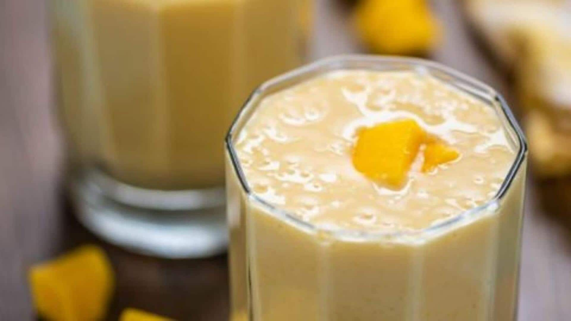 Cicipi lassi mangga vegan India yang lezat ini 