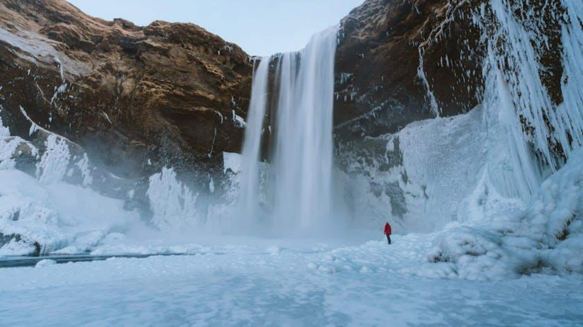 Mengendarai Snowmobile di Gletser Islandia