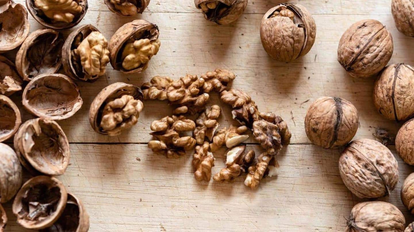 #HealthBytes: Doyan kacang kenari? Inilah manfaat kesehatannya yang mengejutkan