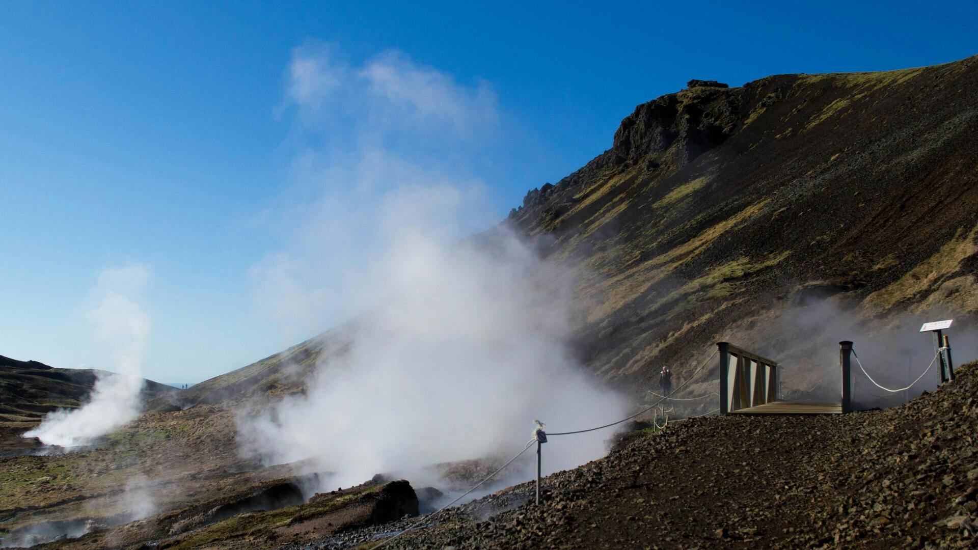 Temukan Permata Tersembunyi Islandia: Tempat Geotermal yang Wajib Dikunjungi Temukan Permata Tersembunyi Islandia: Tempat Geotermal yang Wajib Dikunjungi