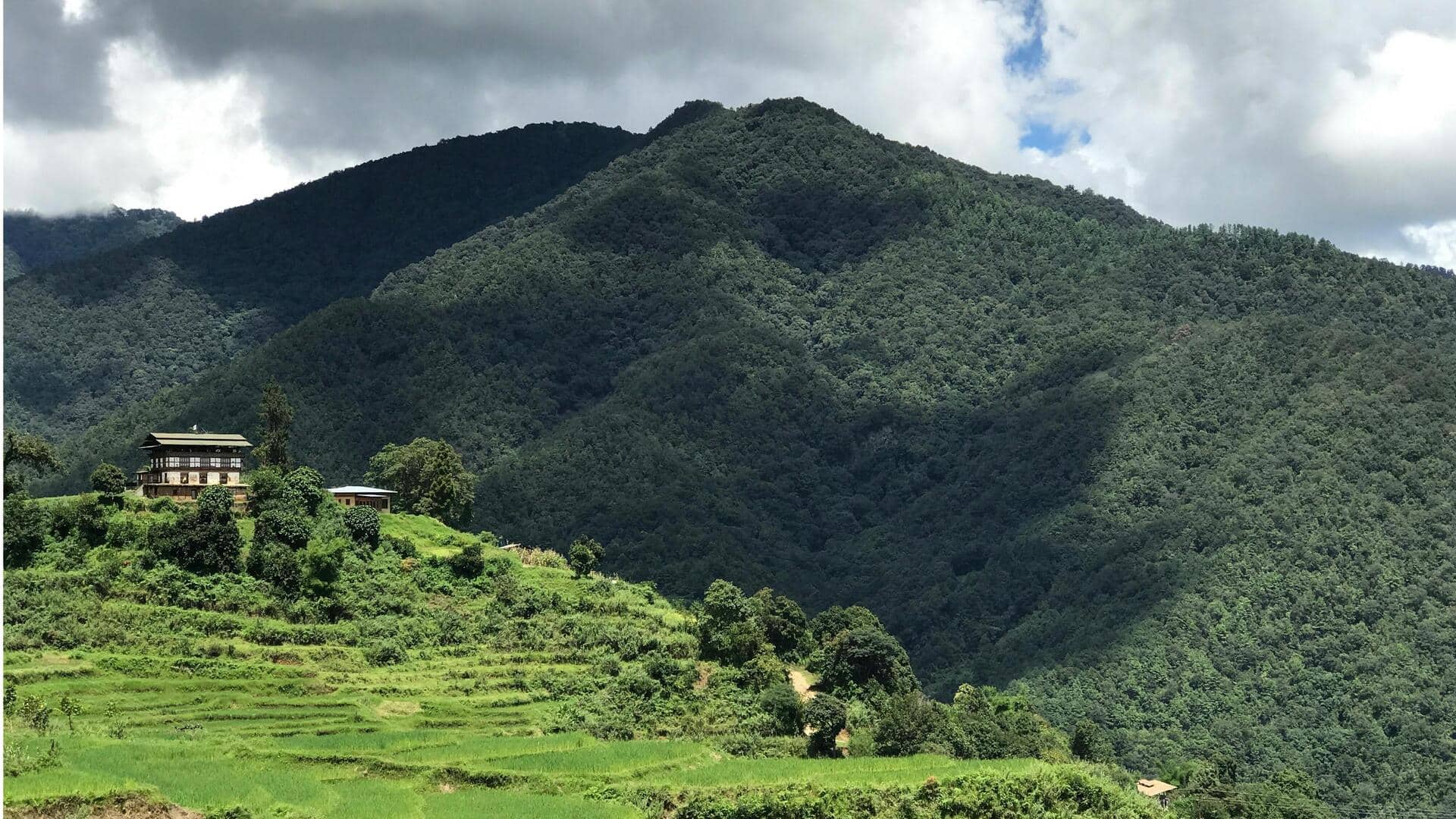 Rahasia Tersembunyi Desa Pegunungan Bhutan Rahasia Tersembunyi Desa Pegunungan Bhutan