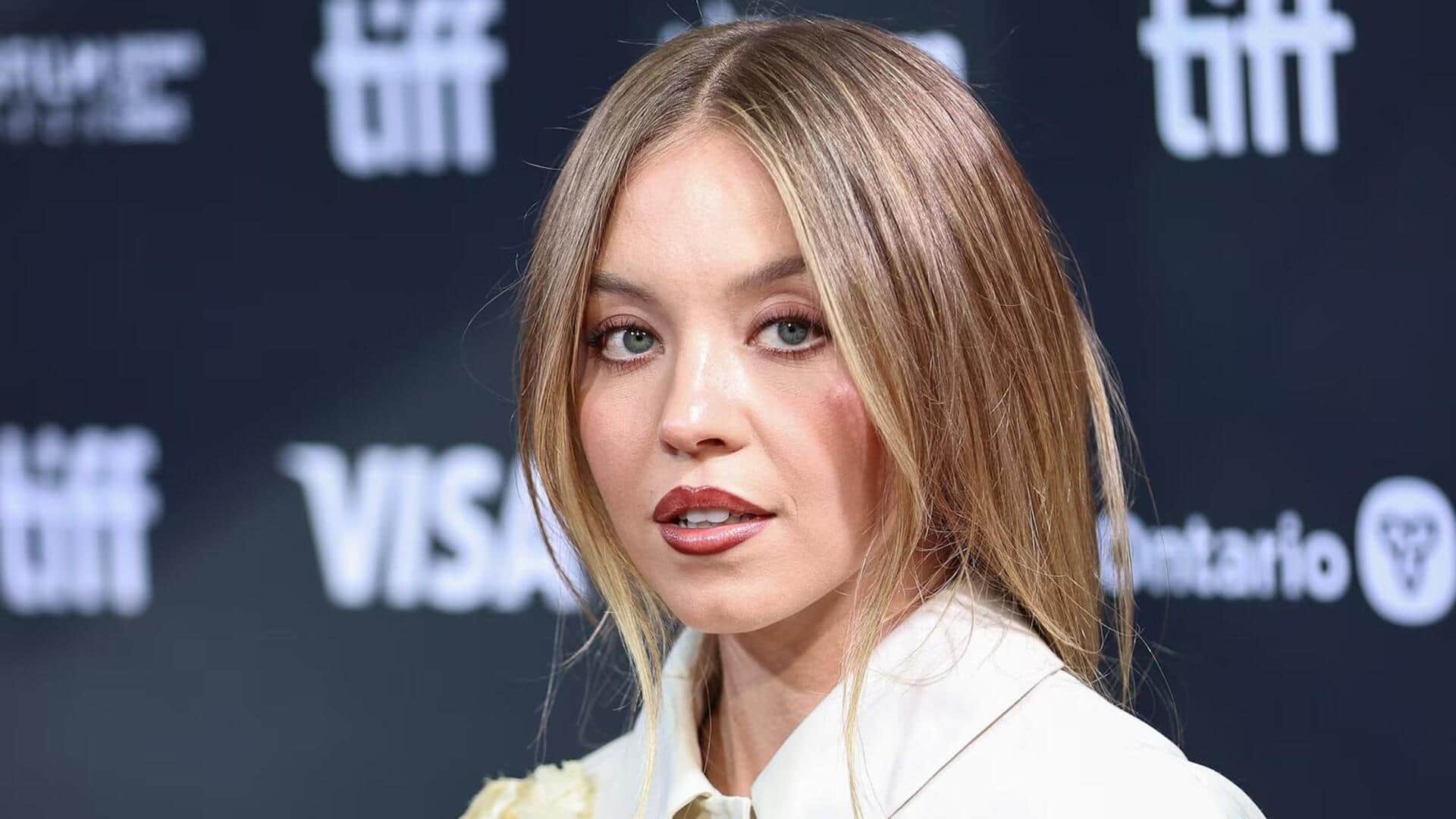 Bintang 'Euphoria' Sydney Sweeney menanggapi reaksi keras terhadap sabun mandi