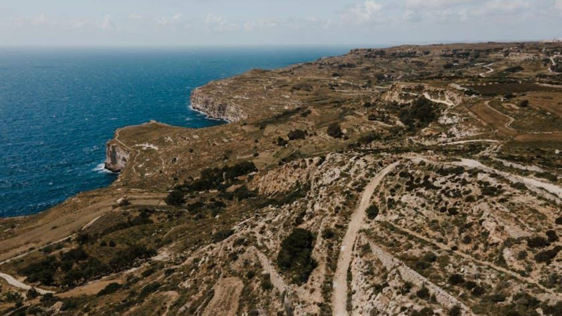 Menjelajahi Jalur Pesisir Malta yang Indah