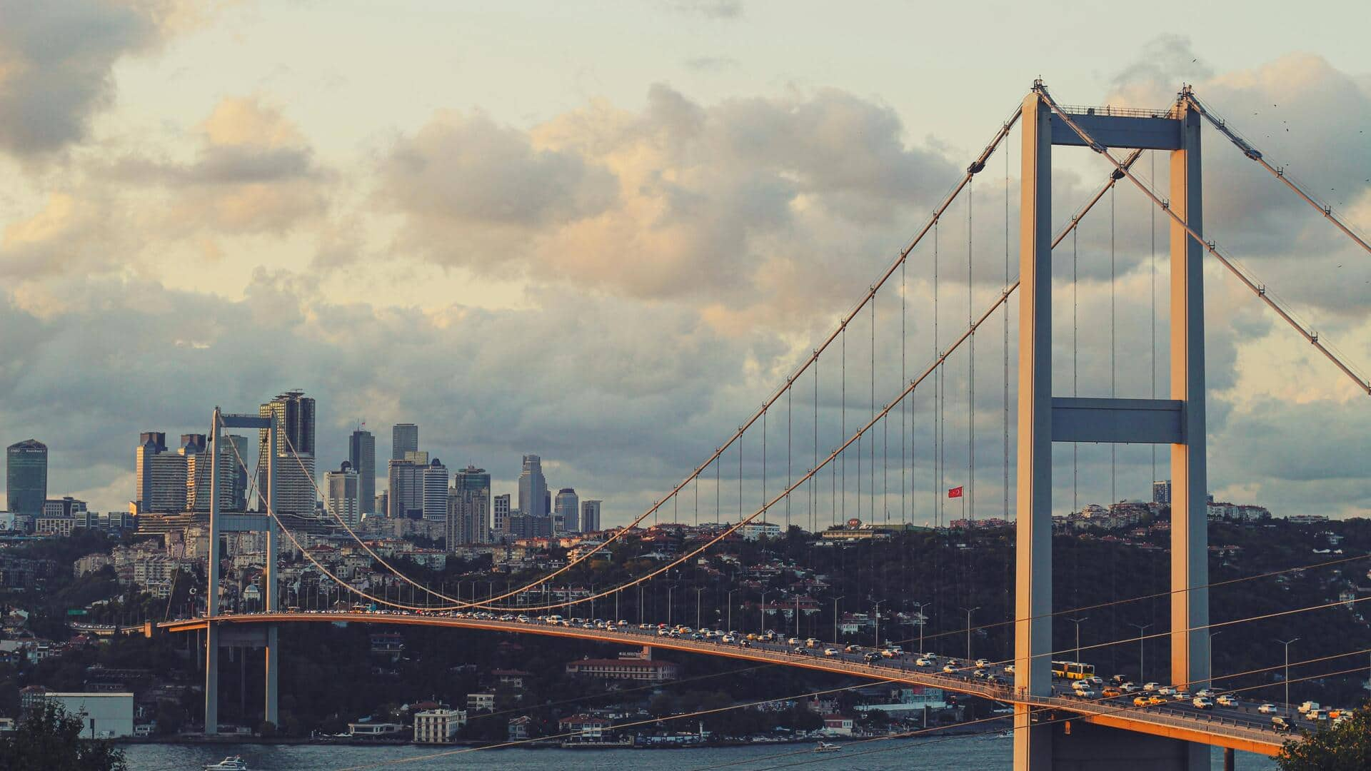 Lima jembatan bersejarah yang wajib dikunjungi di Istanbul