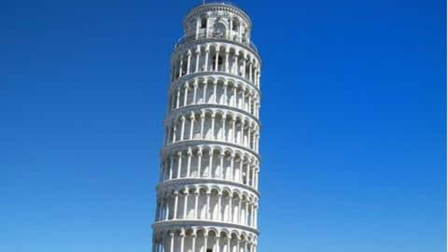 Menaiki menara miring Pisa Menaiki menara miring Pisa