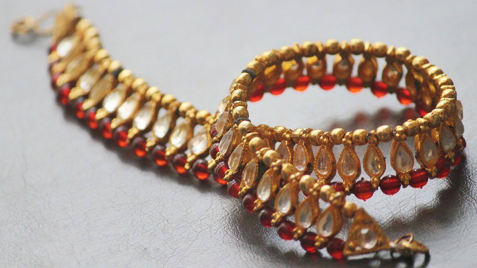 Perhiasan pergelangan kaki India: Pesona tradisional abadi