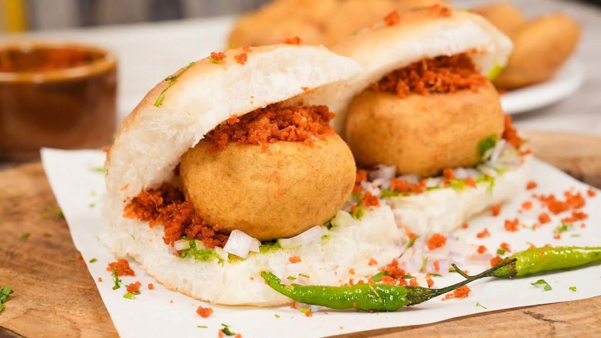 Menikmati Variasi Kreatif Vada Pav di Mumbai