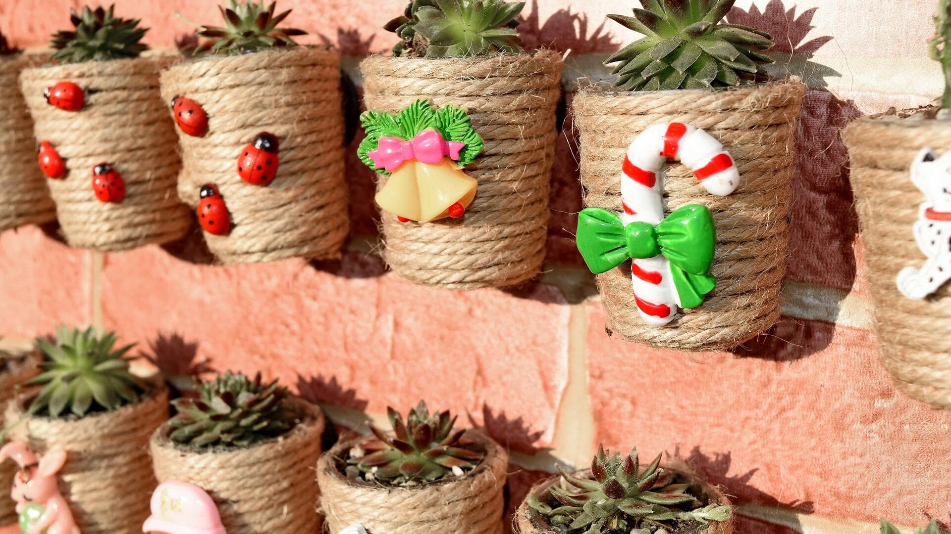 Mengubah pot lama menjadi pot tanaman unik