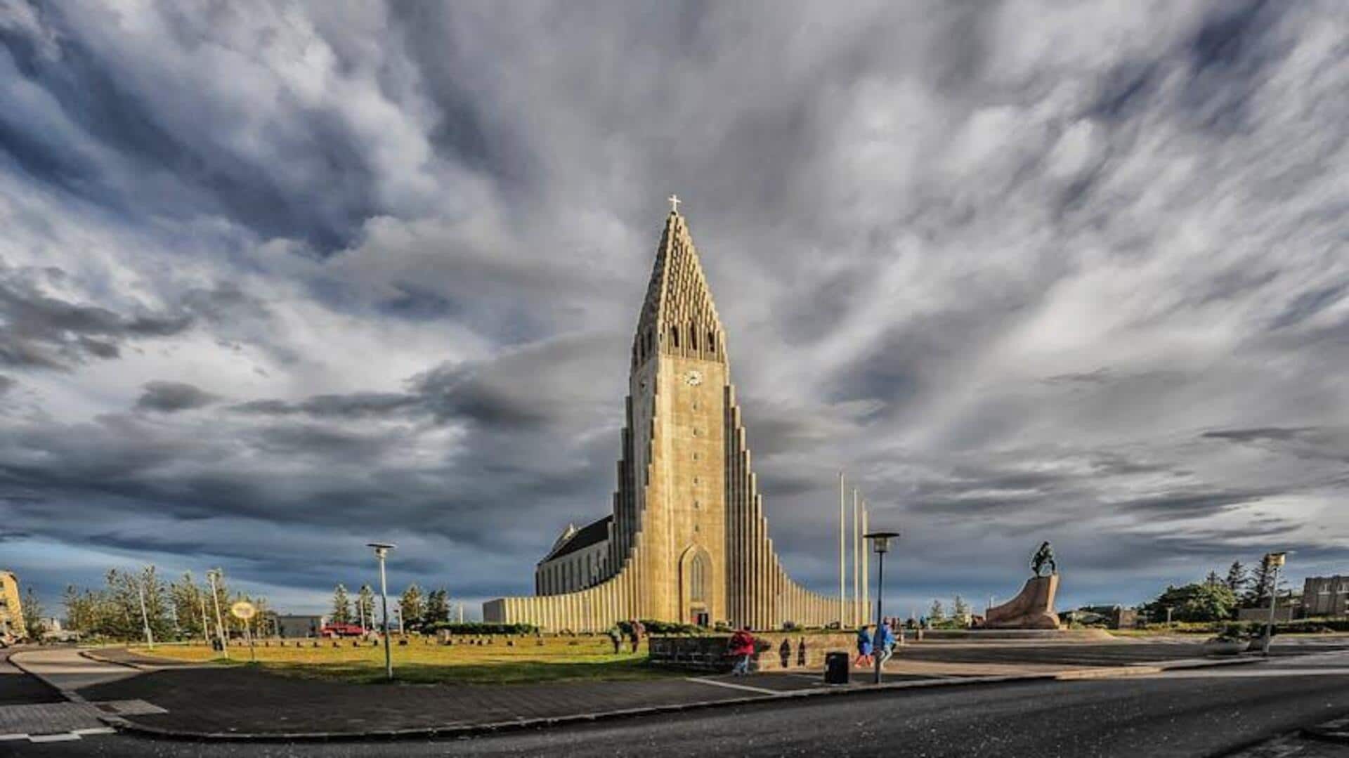Tempat Terbaik di Reykjavik saat Matahari Tengah Malam