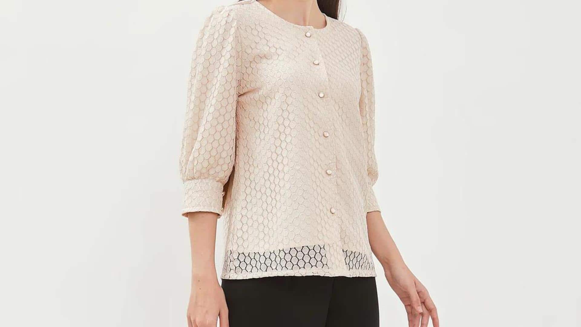 Desain blus yang cocok untuk musim hujan India