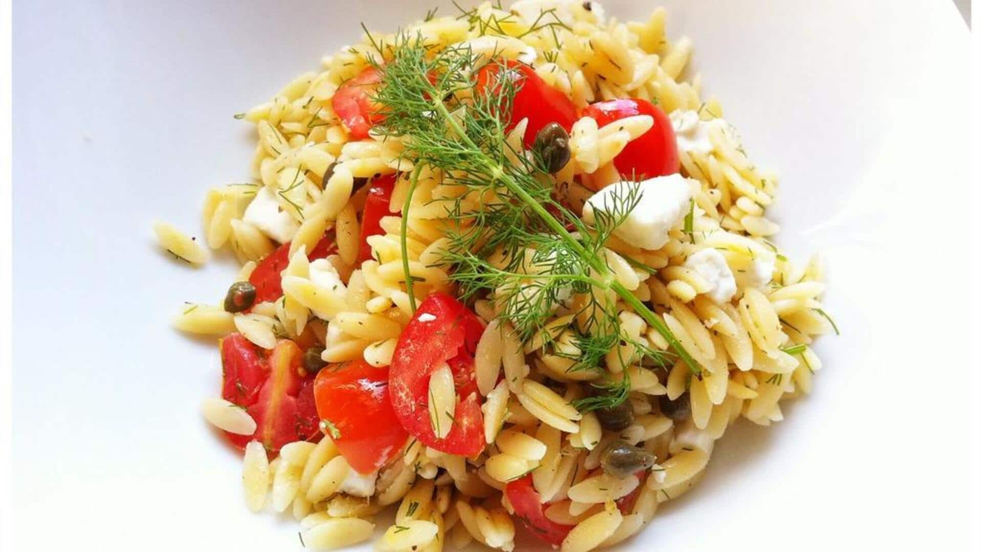 Salad orzo sayuran panggang ala Mediterania