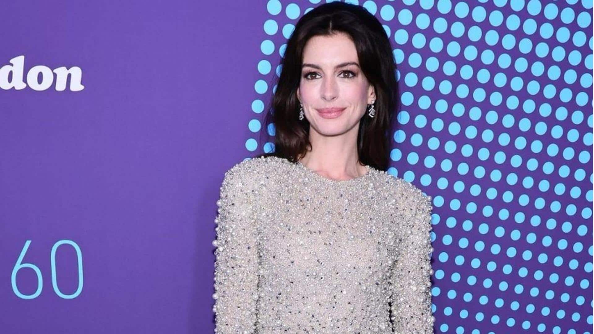 Evolusi gaya Anne Hathaway di karpet merah
