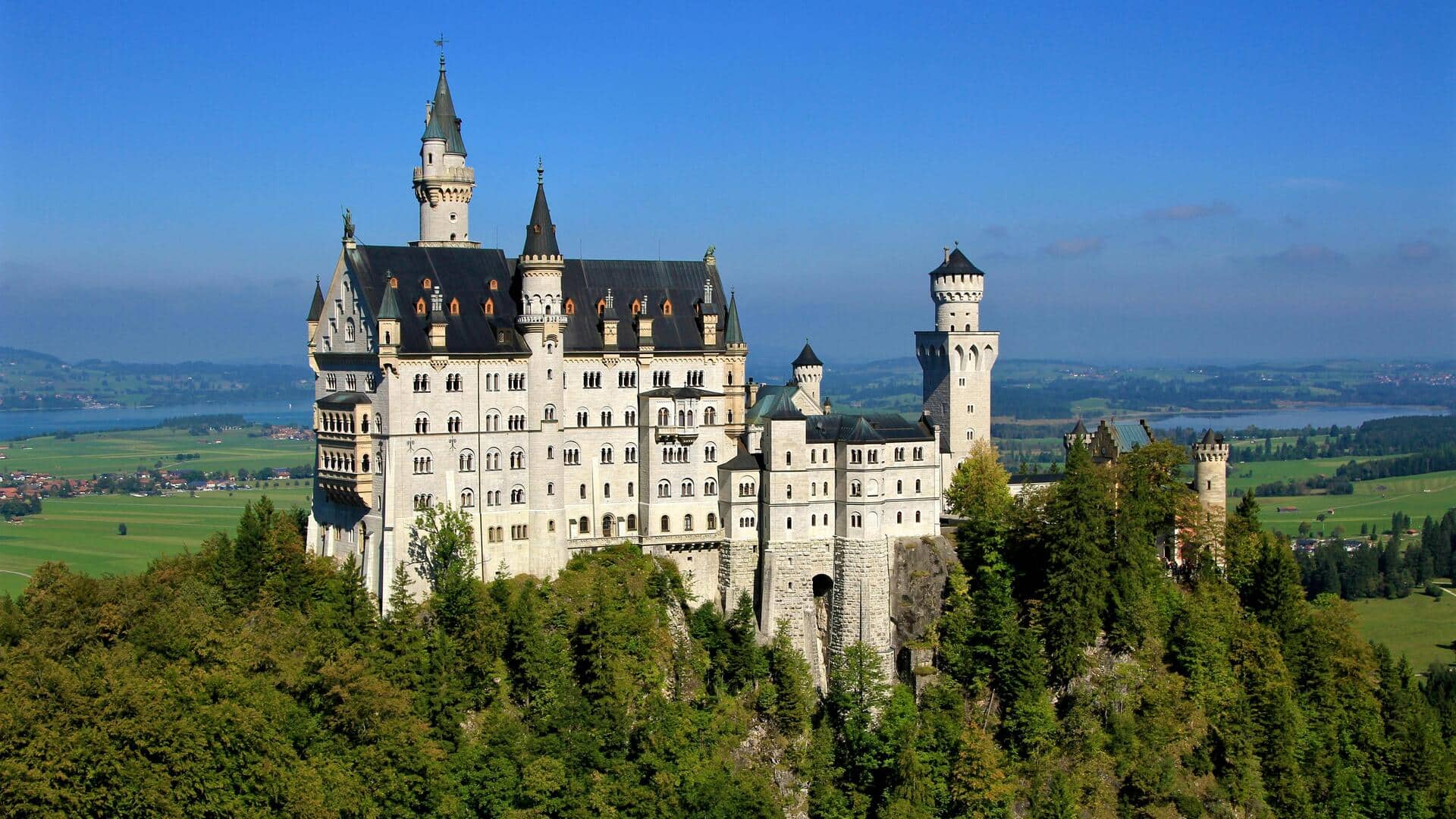 Menjelajahi Jejak Kastel Bavaria yang Memukau