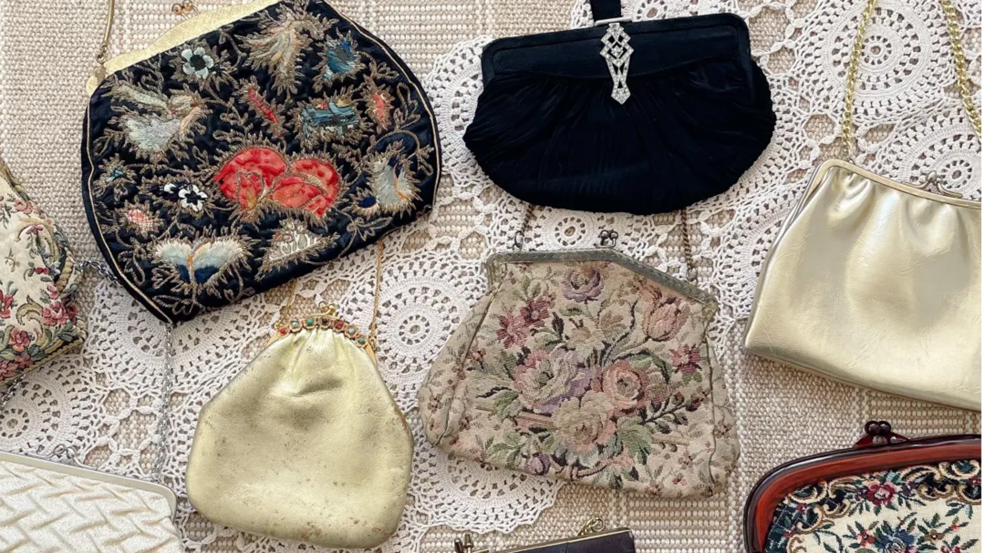 Menggabungkan aksesori vintage ke dalam fesyen modern