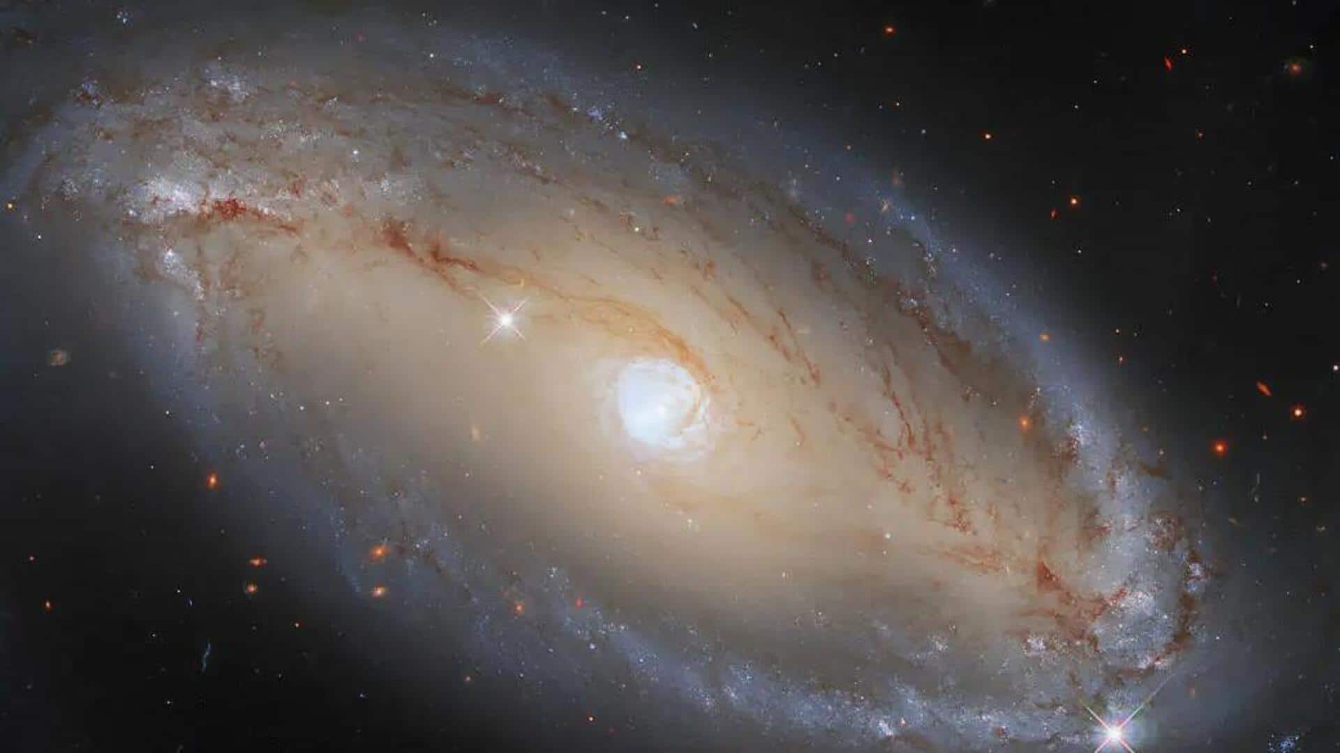 Peran Gaya Gravitasi dalam Menjaga Struktur Galaksi