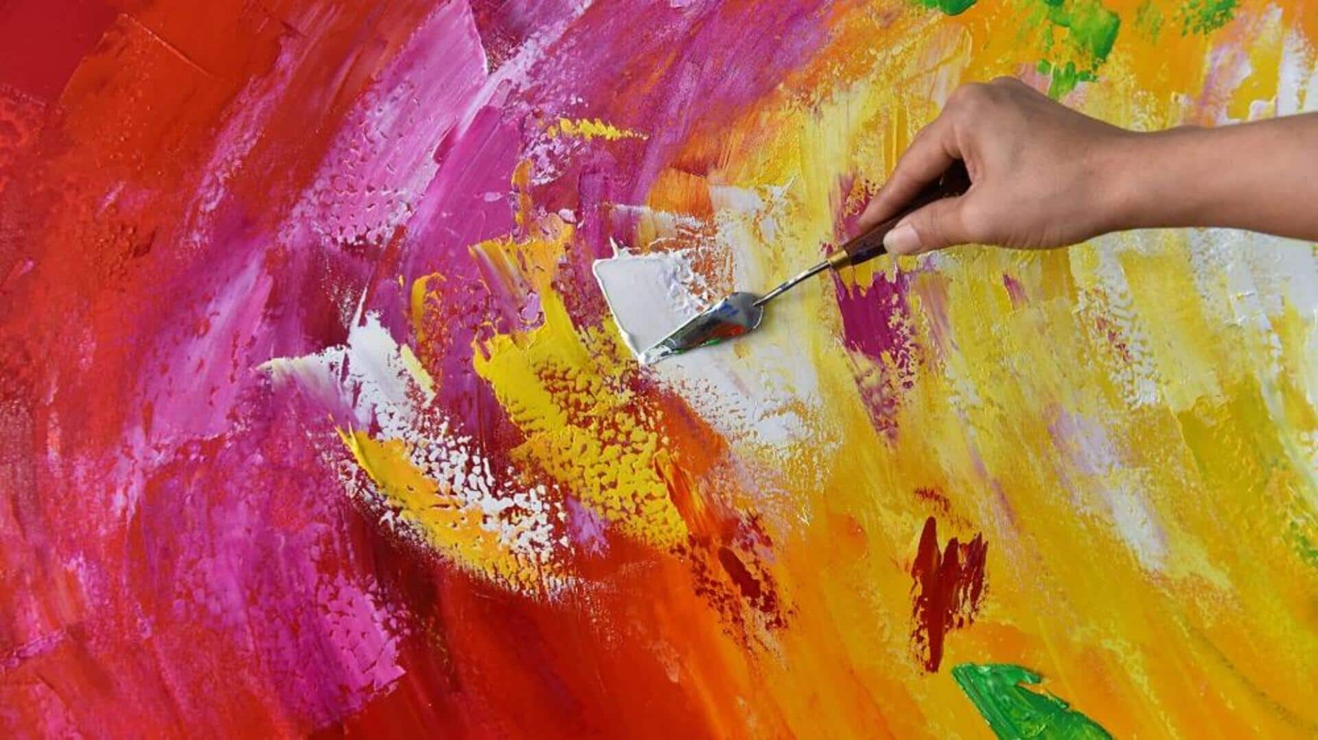 Teknik Melukis Abstrak untuk Menciptakan Kedalaman dan Dimensi