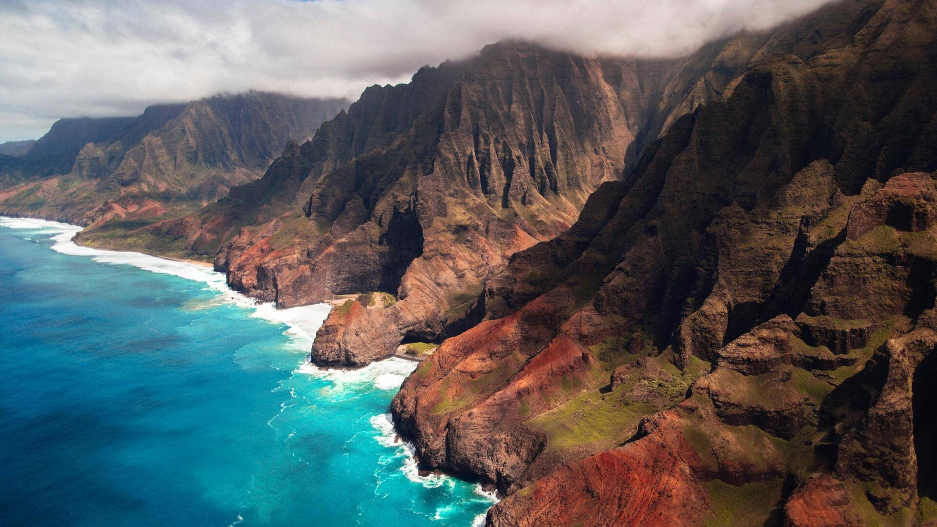 Menjelajahi Keindahan Na Pali Coast, Hawaii, AS