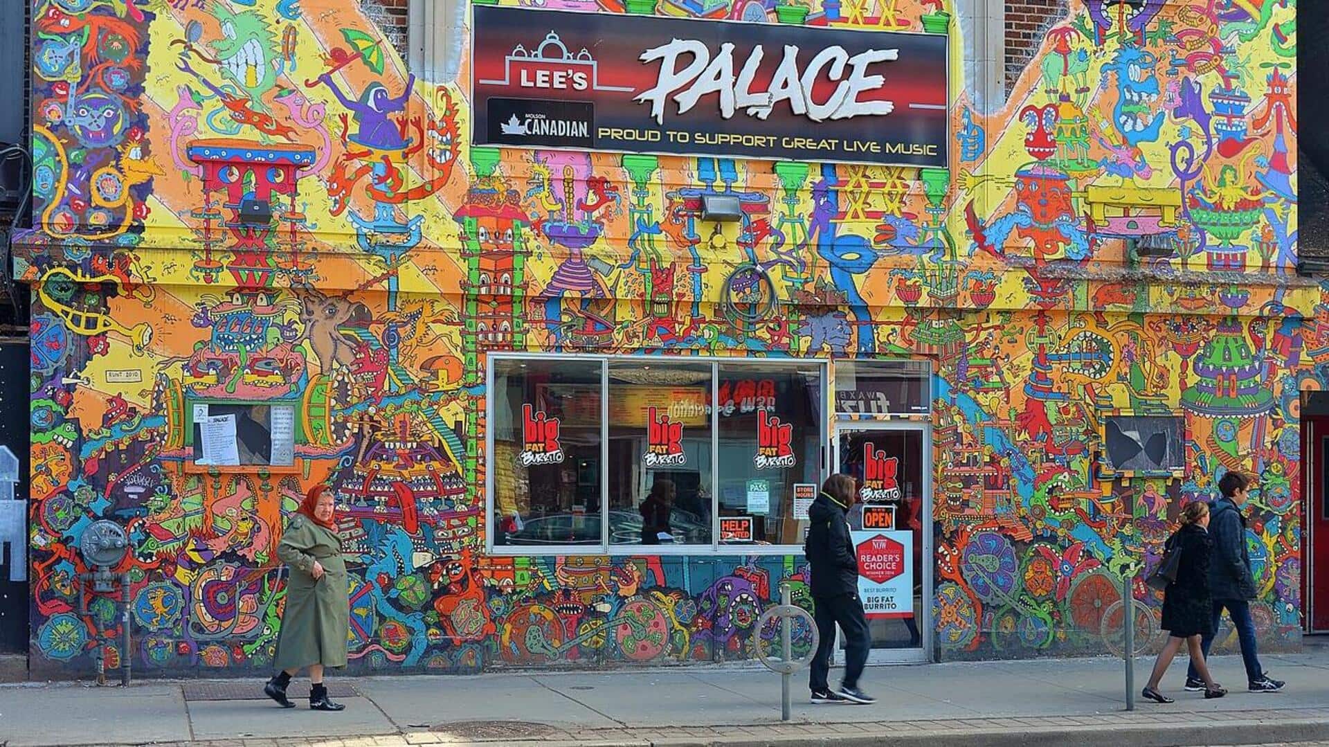 Menikmati Seni Jalanan di Toronto, Kanada