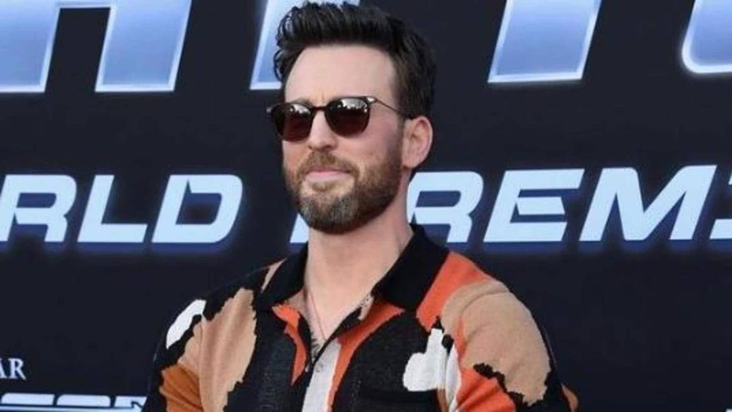 Chris Evans adalah Pria Terseksi, menyebutnya 'pura-pura rendah hati'