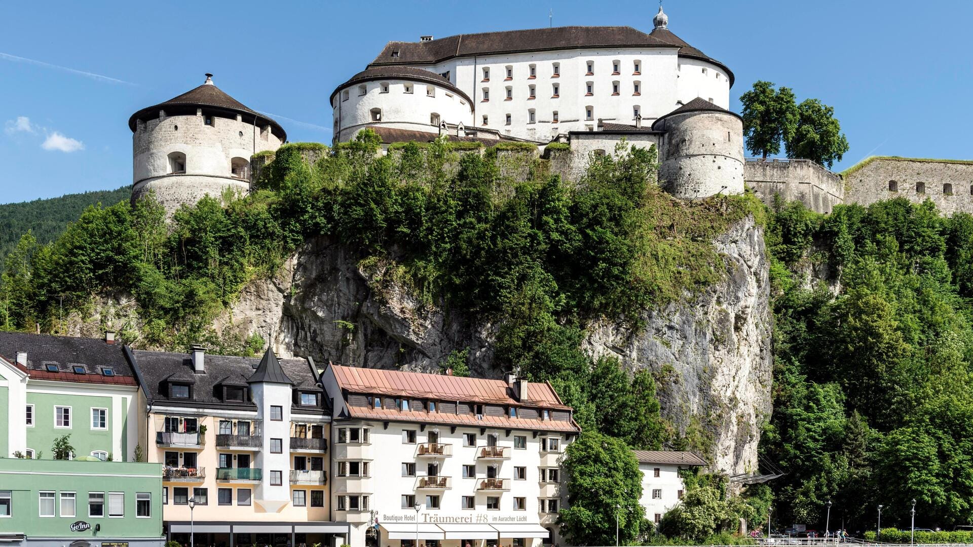 Menjelajahi Kota Kecil Menawan di Austria