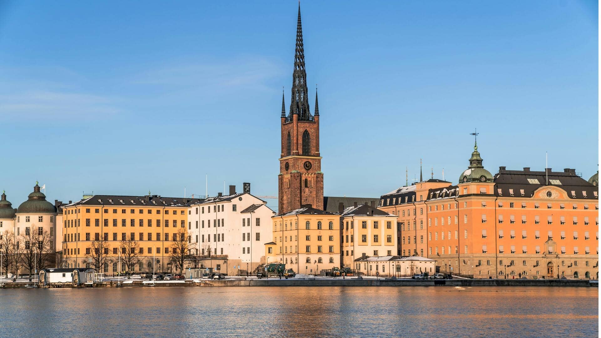 Jelajahi Lingkungan Bersejarah Stockholm Ddengan Berjalan Kaki