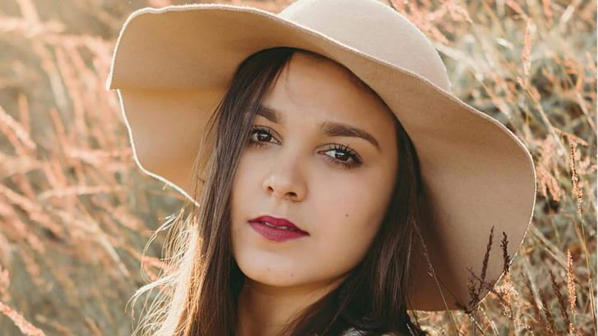 Lima topi pelindung matahari yang cocok untuk liburan di India