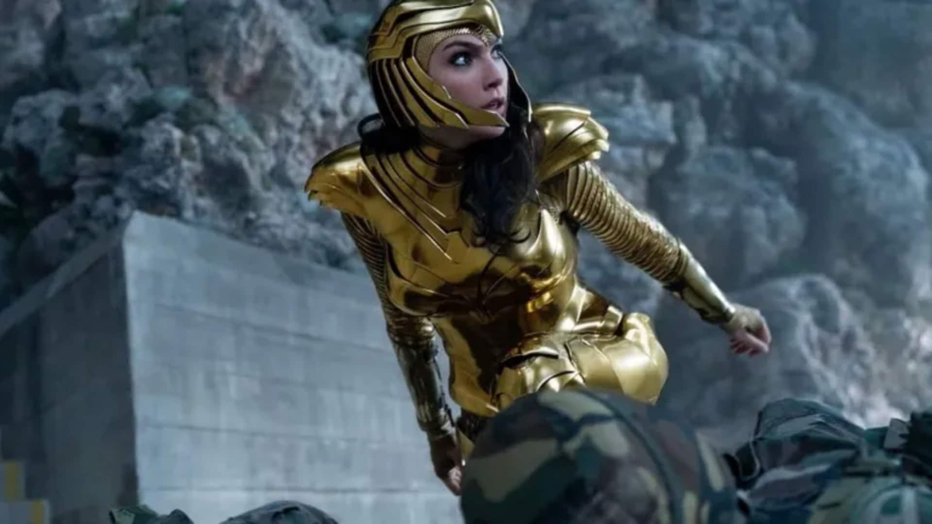 Malfungsi kostum tak terduga di film Hollywood