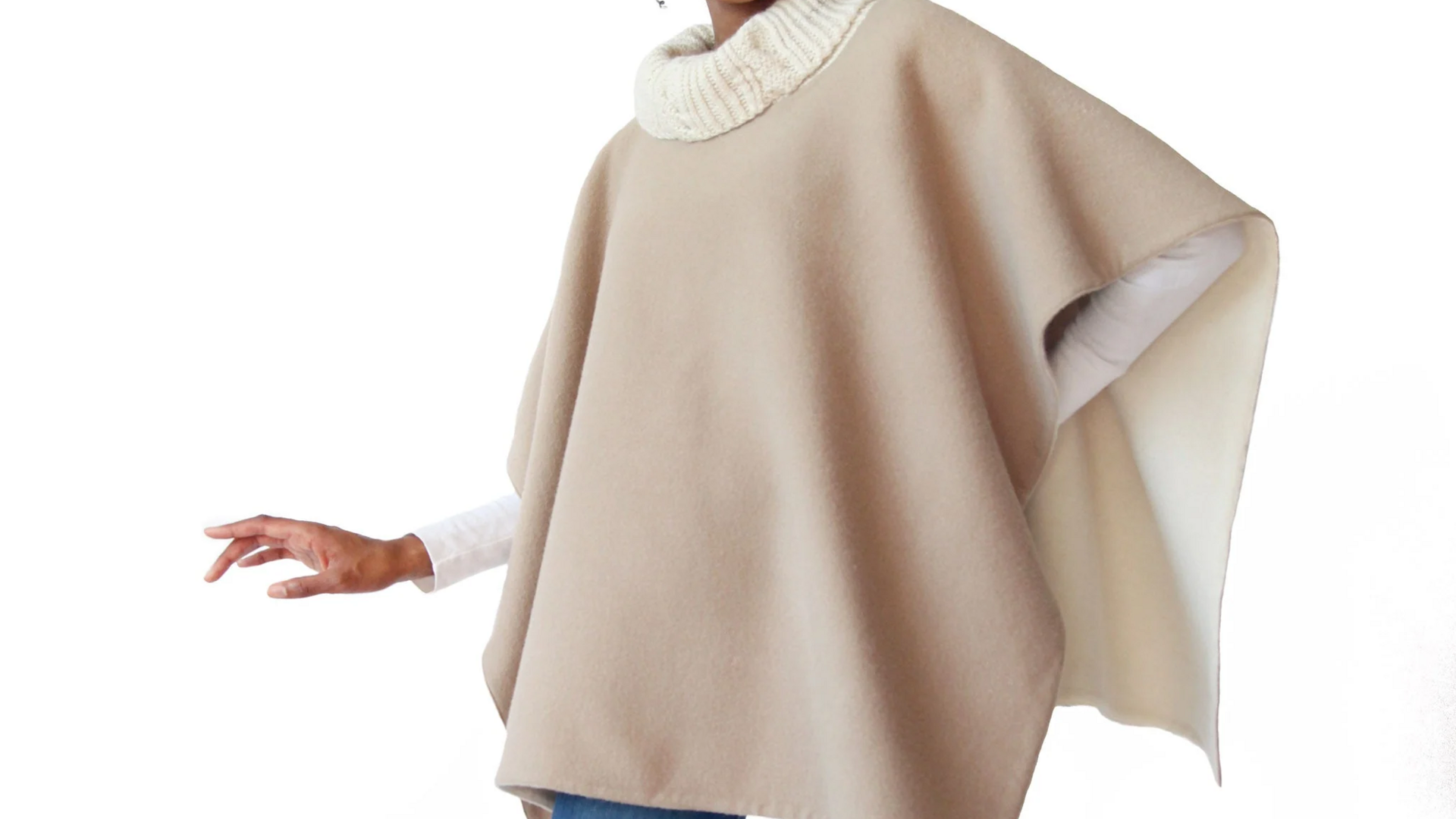 Lima cara unik memakai ponco musim dingin India