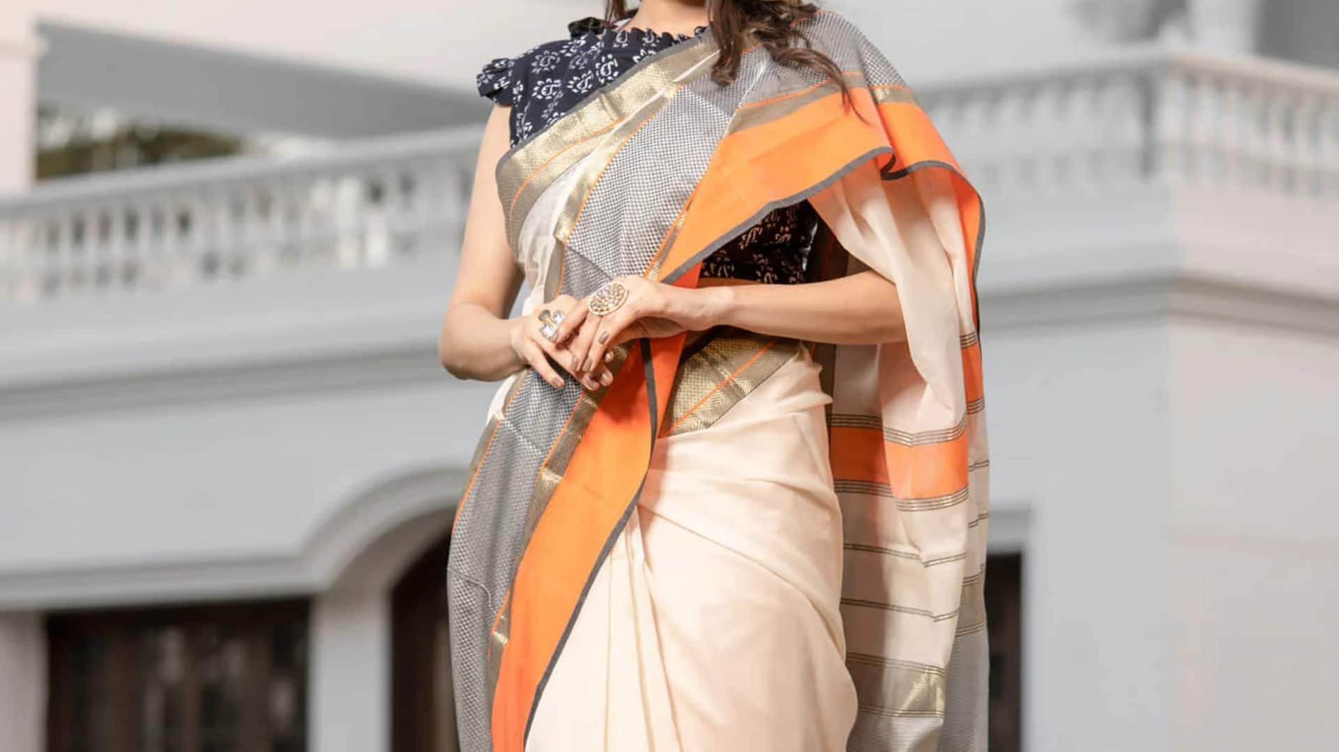 Gaya unik memakai sari untuk tampilan sepanjang musim