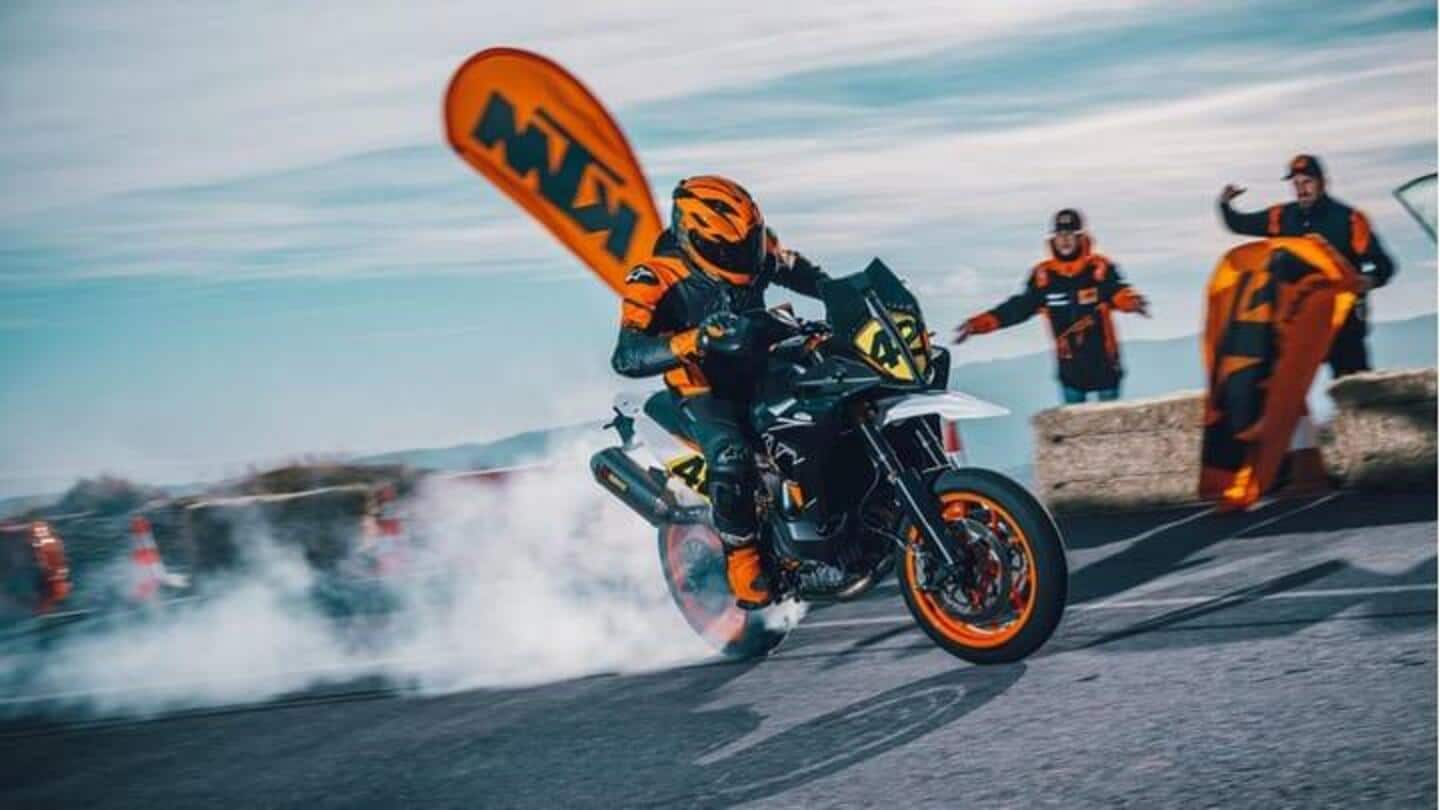 KTM 890 SMT yang berfokus pada jalanan hadir dengan gaya: Periksa fitur-fitur terbaiknya