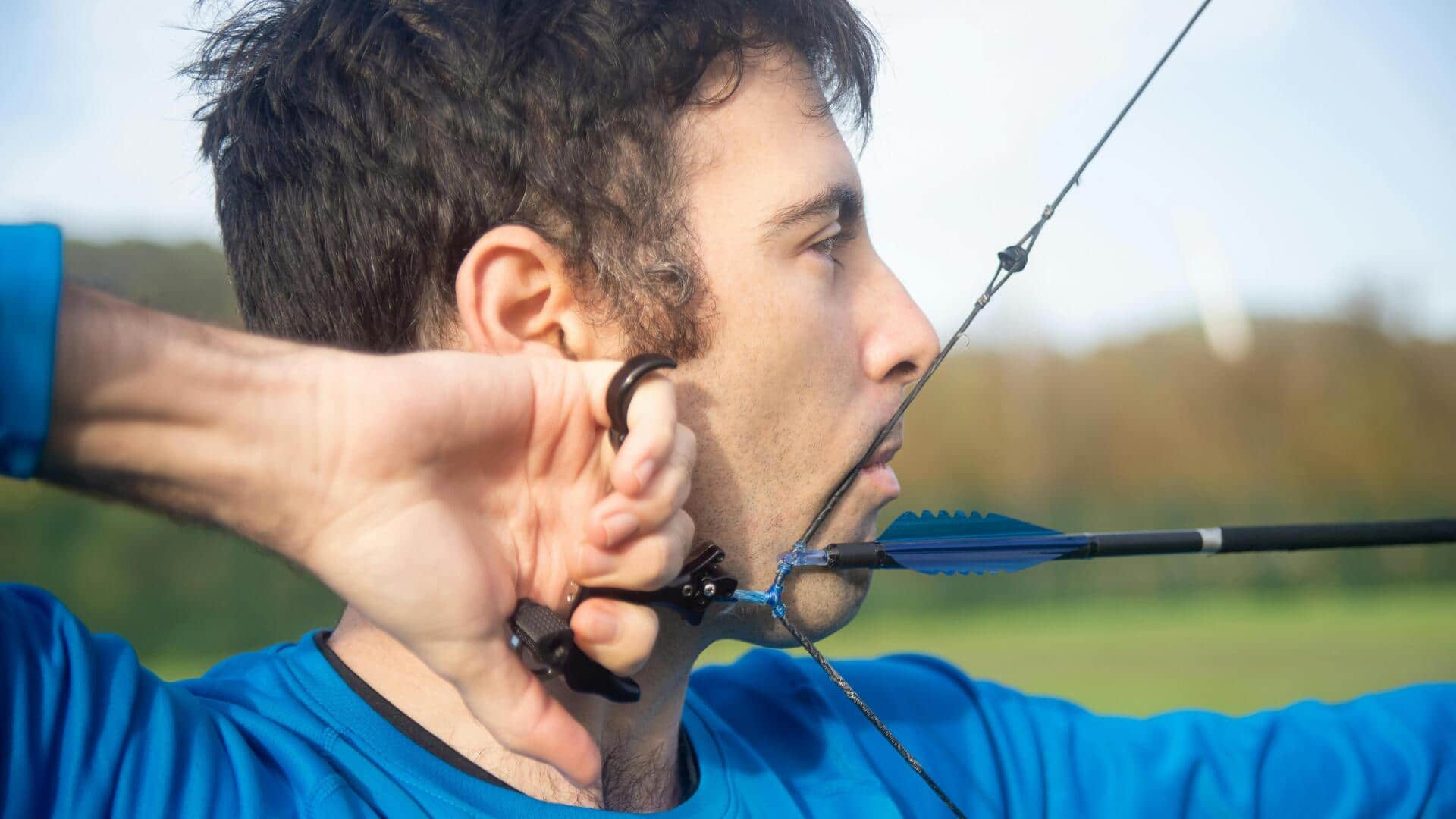 Mengapa pemanah memilih mata dominan untuk bidikan yang tepat?