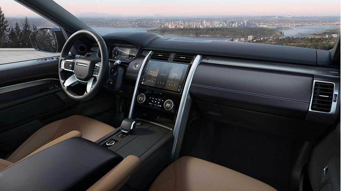 SUV ini mendapat layar informasi dan beberapa airbag SUV ini mendapat layar informasi dan beberapa airbag