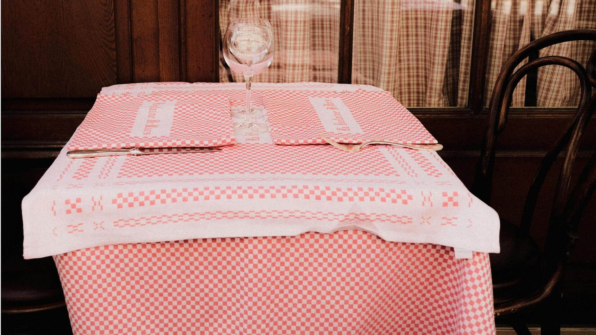 Kain vintage untuk dekorasi rumah unik