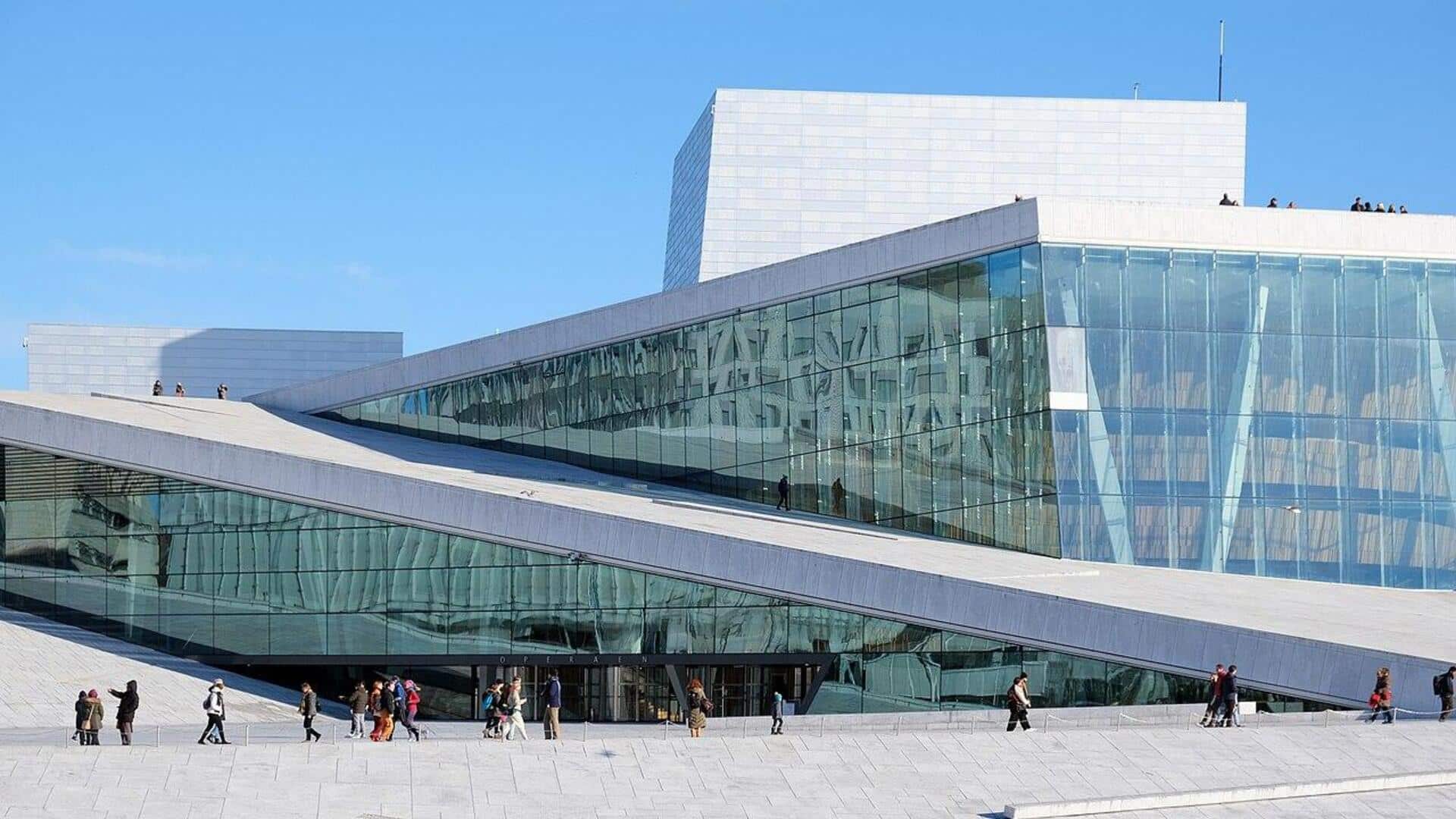 Menikmati Arsitektur Unik dan Pemandangan Tepi Laut Oslo