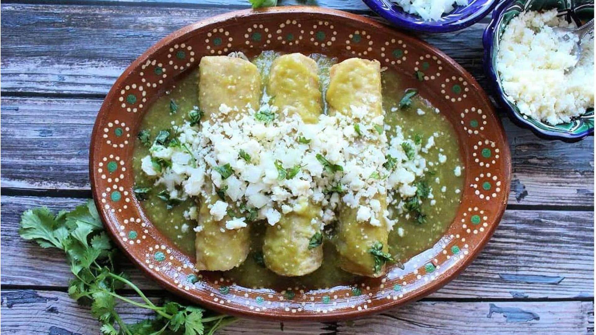Resep enchiladas verdes dari Meksiko ini akan membuat tamu Anda terkesan