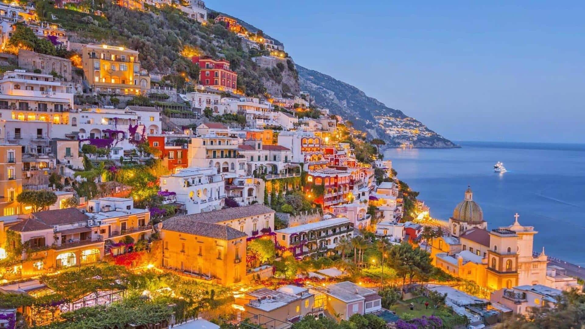 Pantai Amalfi yang romantis di Italia