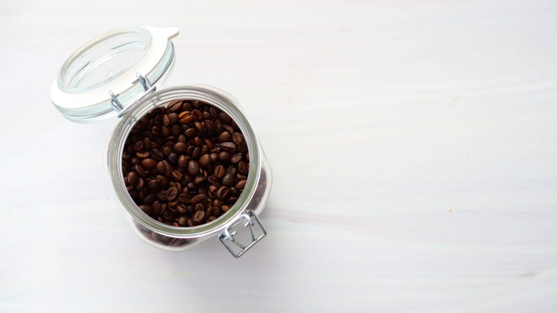 Cara cerdas memanfaatkan toples kopi Cara cerdas memanfaatkan toples kopi