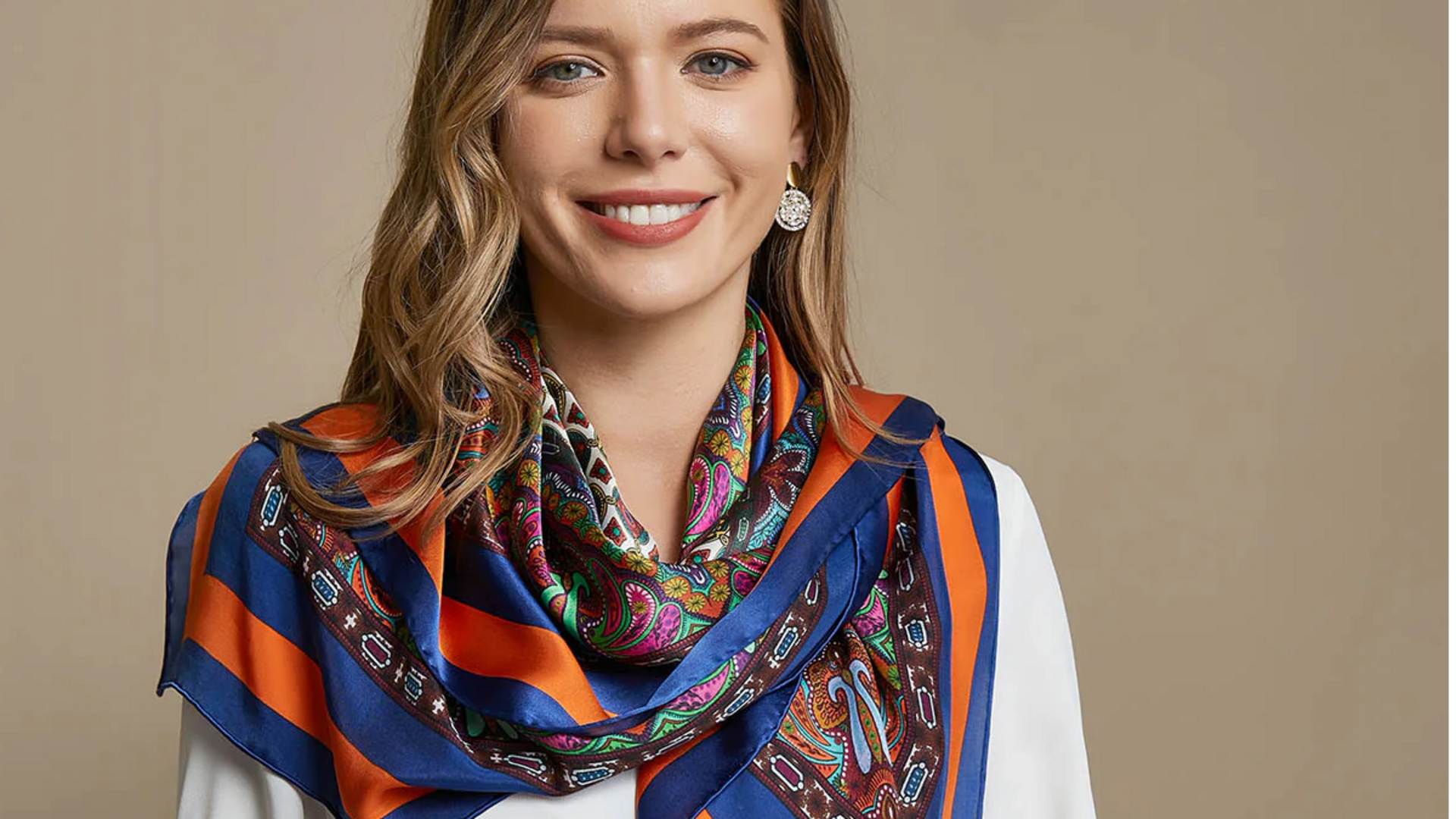 Pesona abadi syal sutra dalam mode