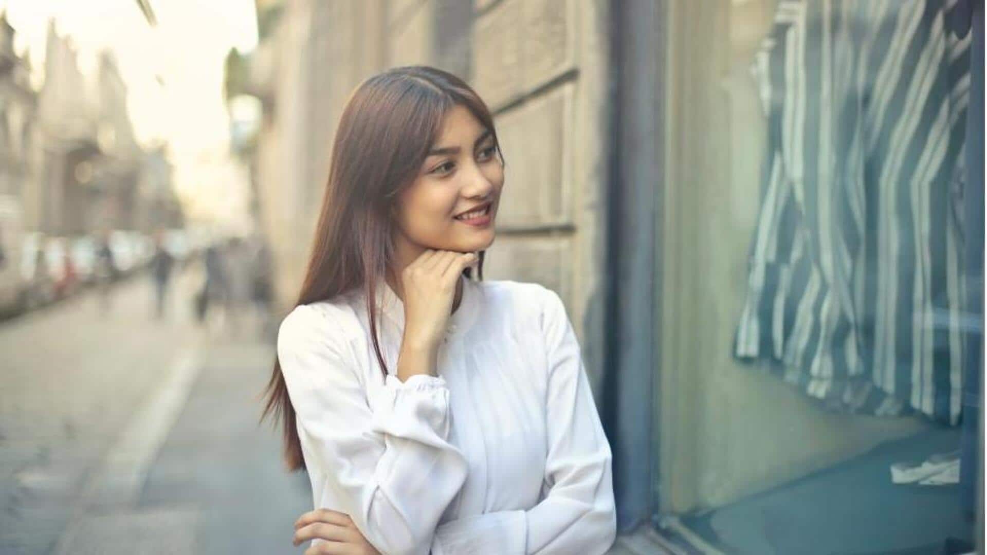 Kemeja putih: Pola tak terduga untuk elegansi Kemeja putih: Pola tak terduga untuk elegansi